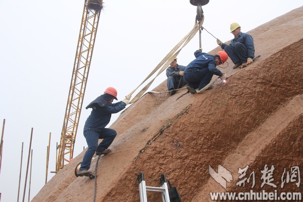 現(xiàn)全球最大關(guān)公青銅雕像，目測(cè)宇達(dá)施工（圖）