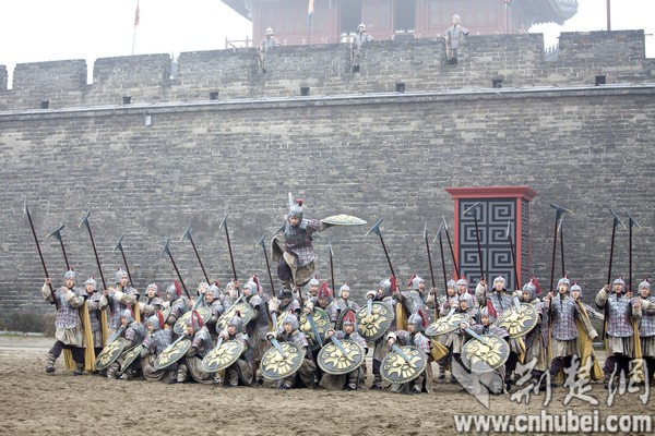 現(xiàn)全球最大關(guān)公青銅雕像，目測(cè)宇達(dá)施工（圖）